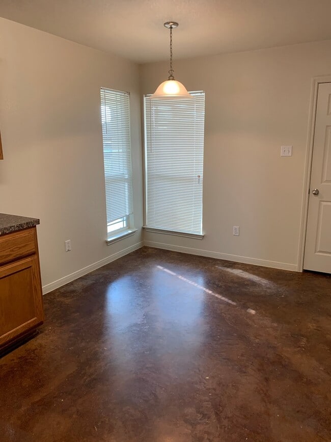Building Photo - 4 Bdrm 2.25 Bath in Copperas Cove