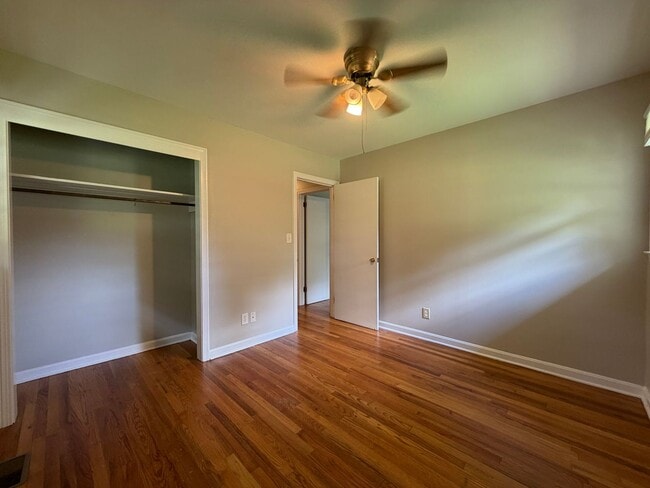 Building Photo - 117 Benton Dr NW