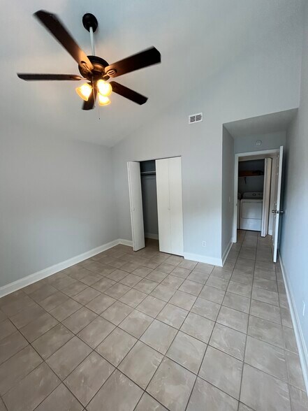 Building Photo - 4719 San Jose Manor Dr W