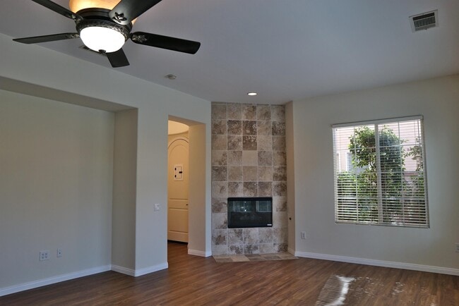 Building Photo - 1816 Pintura Cir W