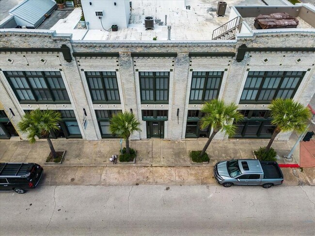 Building Photo - 2504 Church St