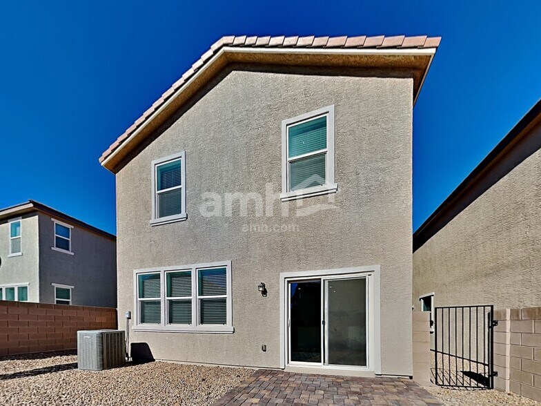 Building Photo - 1501 Garden Swing Ave