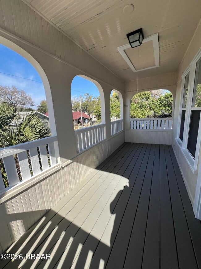 Building Photo - 209 Taylor Ave