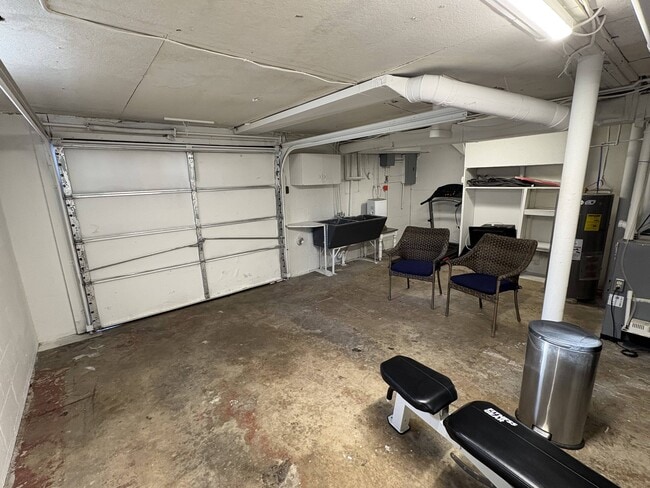 Building Photo - 22 Savannah St