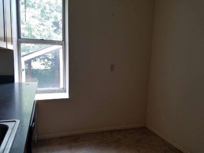 Building Photo - 5795 Pershing Ave