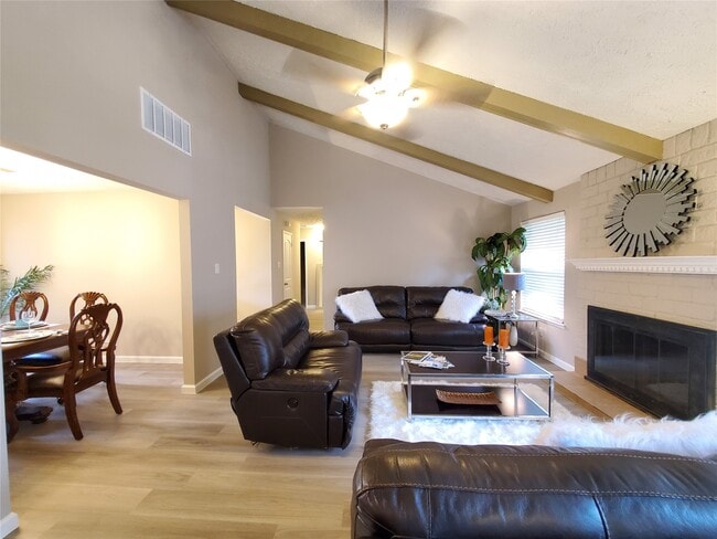 Building Photo - 2518 Sage Brush Ln