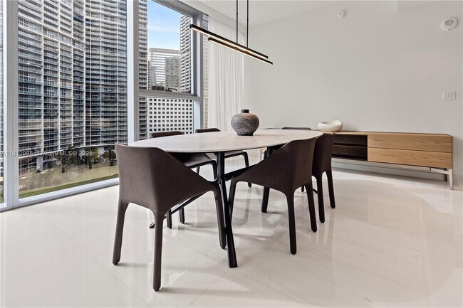 Building Photo - 300 Biscayne Blvd Way