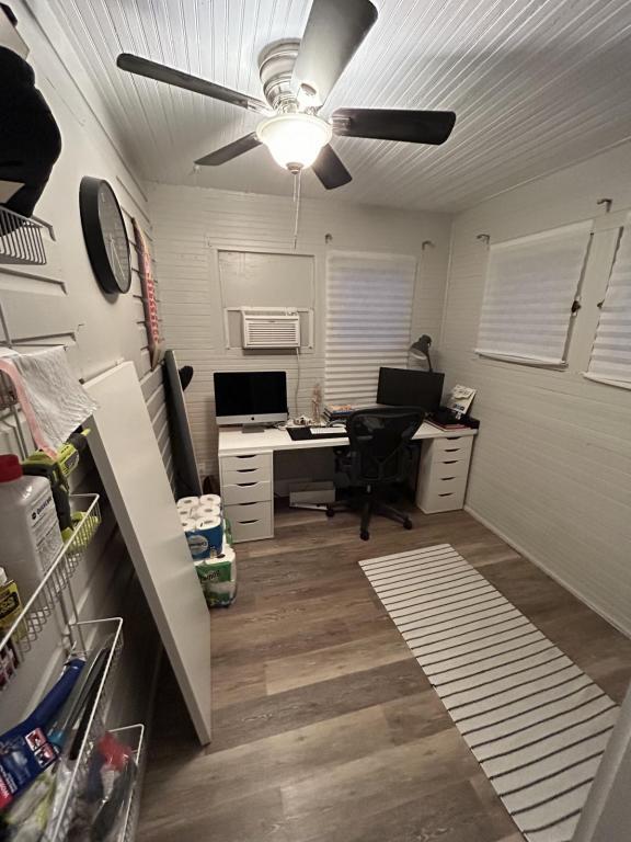 Building Photo - 615 S Mills Ave