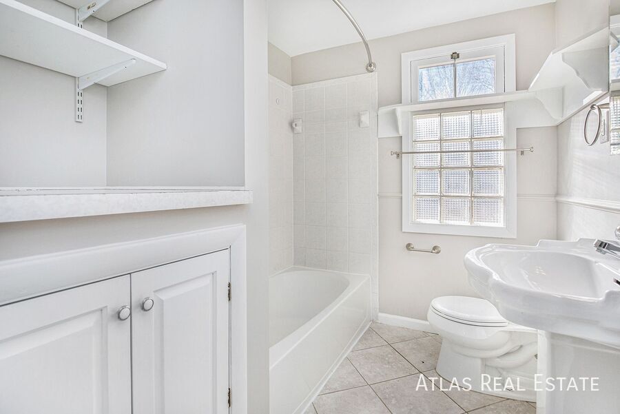 Building Photo - 7535 Briar St