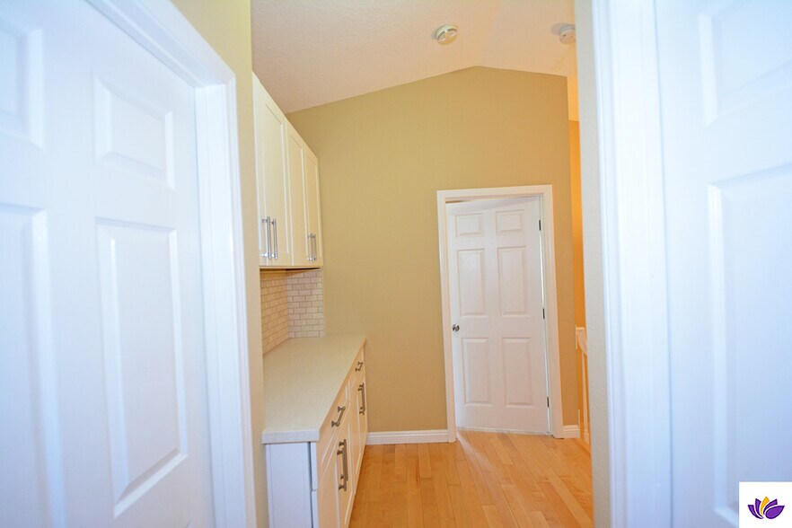 Building Photo - 23935 Ingomar St