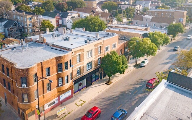 Primary Photo - 3530 W Armitage Ave