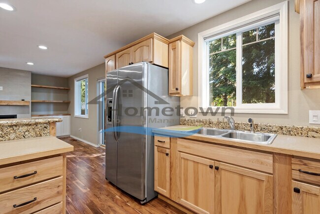 Building Photo - Beautiful Craftsman Home with Amazing Back...