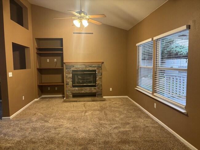 Building Photo - 2520 Arcadia Ct