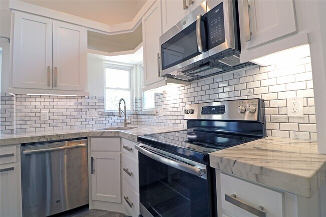 Building Photo - 2310 McDuffie St