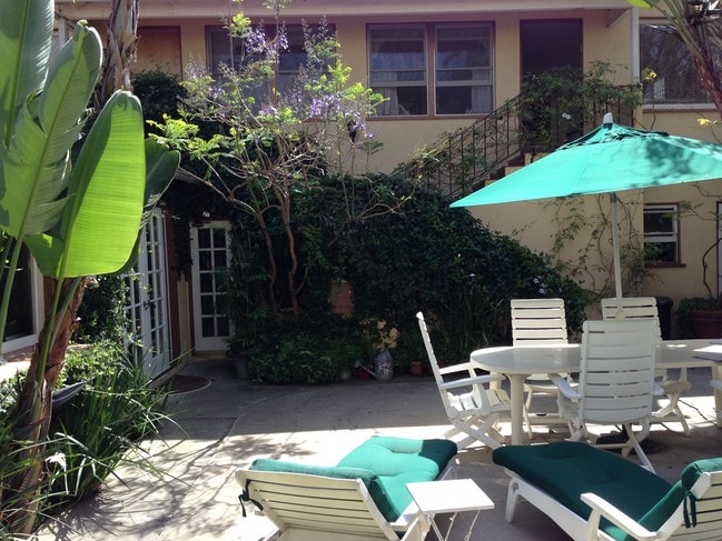 Building Photo - 834 12th St