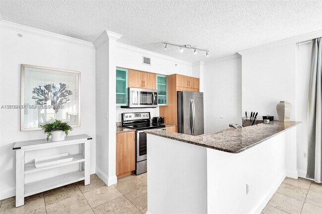 Building Photo - 17555 Atlantic Blvd