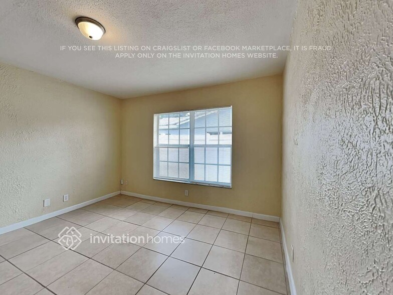 Building Photo - 7512 NW 40th Pl