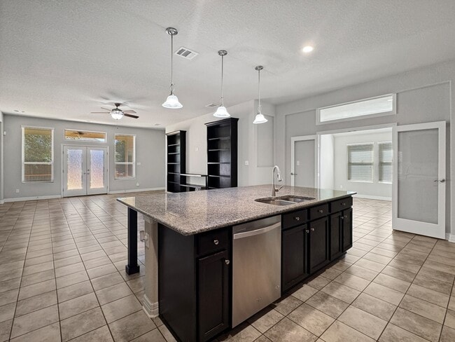 Building Photo - 9002 Monument Parke