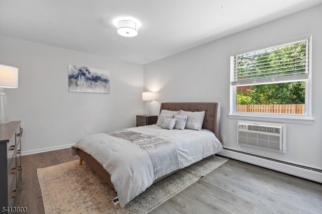 Building Photo - 500 Main St