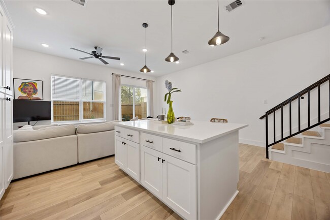 Building Photo - 5702 Breland St