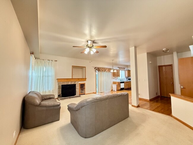 Building Photo - 34242 N Wineberry Ln
