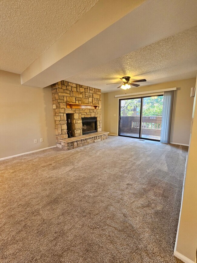 Building Photo - 945 Moorings Dr
