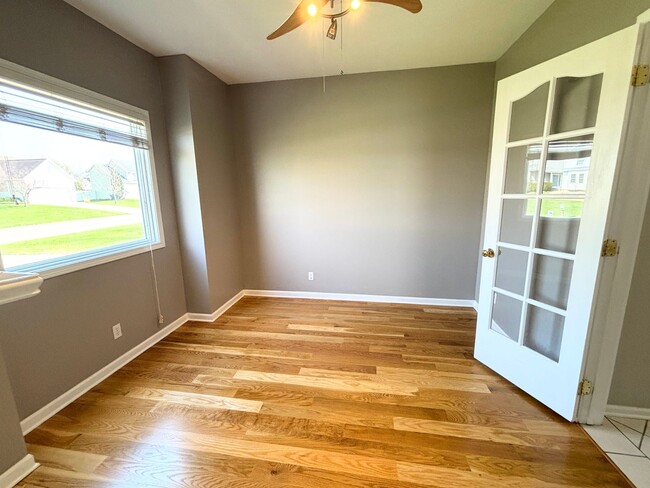 Building Photo - 4-bedroom, 2.5 bathroom unfurnished home in Saint Joseph