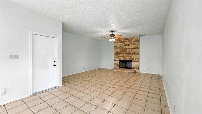 Building Photo - 19415 Encino Summit