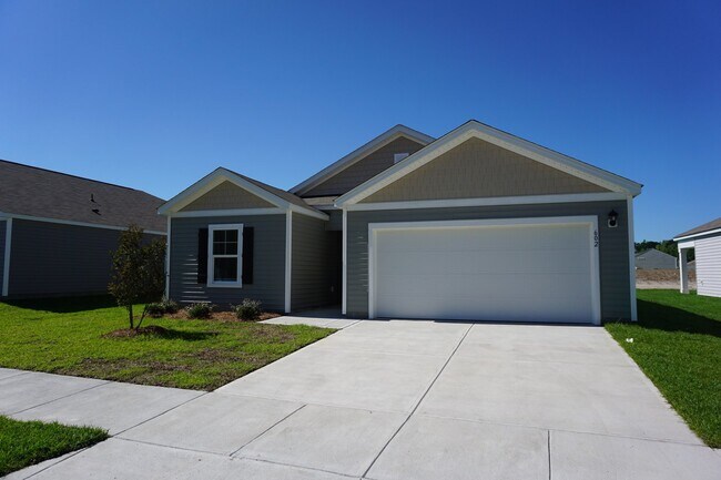Building Photo - 602 Draymore Dr NE
