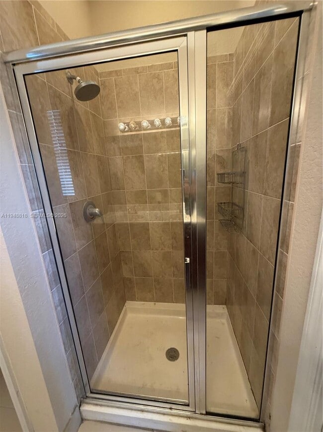 Building Photo - 20715 NE 10th Ct