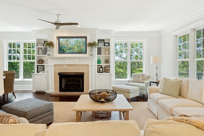 Building Photo - 743 Collins Meadow Dr