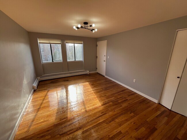 Building Photo - 14-20 Sisson St