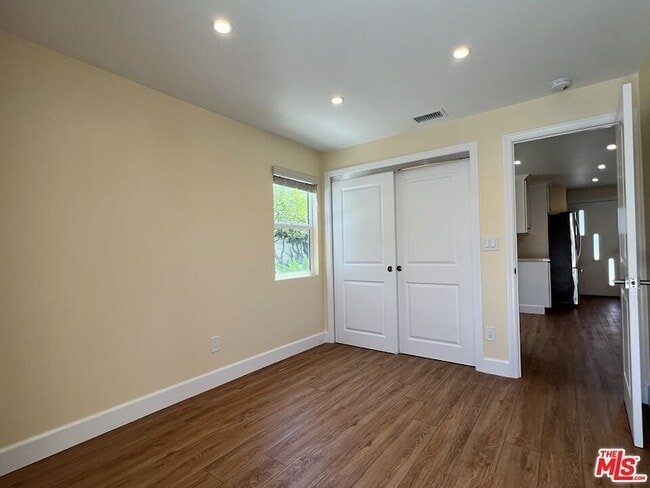 Building Photo - 3753 W 60th St