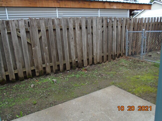 Building Photo - 170 N 7th St