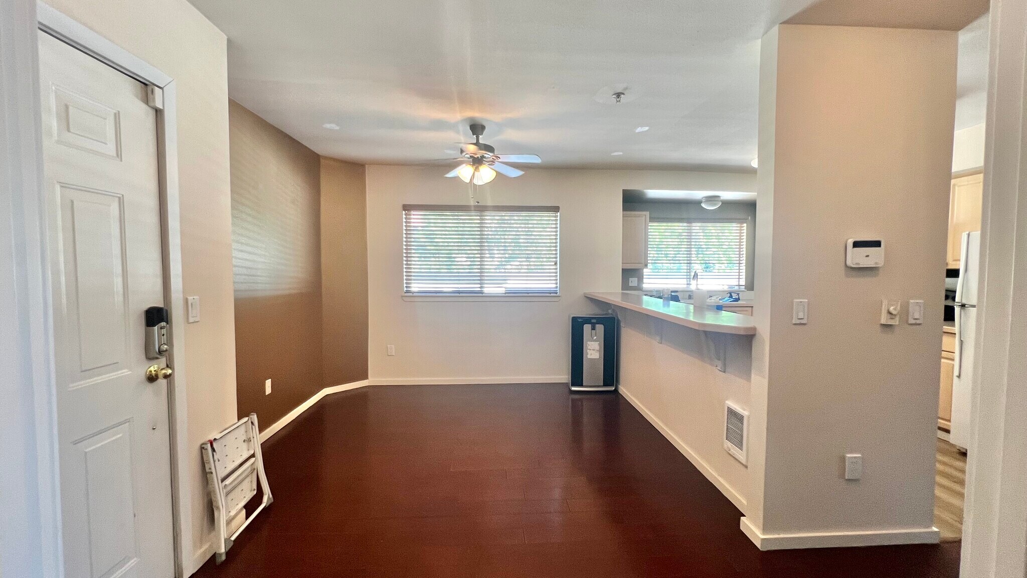 Dining Room - 15340 Macadam Rd S