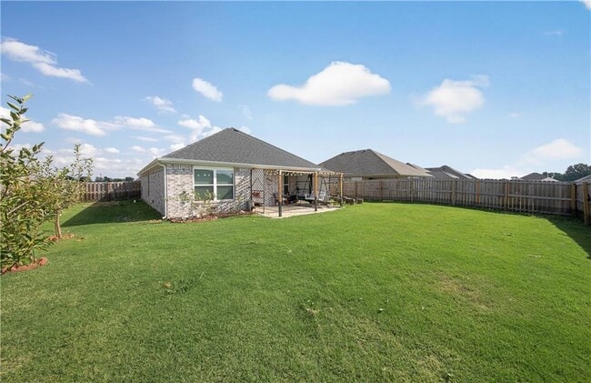 Building Photo - 440 Willow Dr