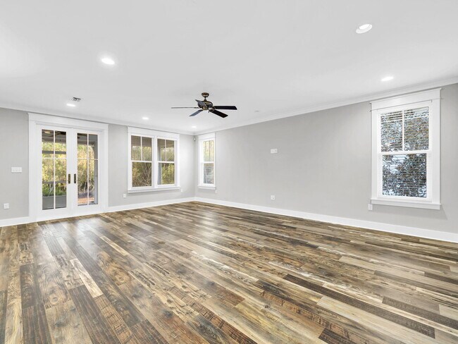 Building Photo - 741 Breakers Street