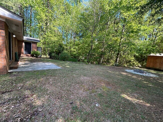 Building Photo - Charming 3 bedroom, 2 bathroom one level home in Murrayville!