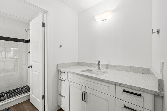 Building Photo - 13105 Belhaven Ct