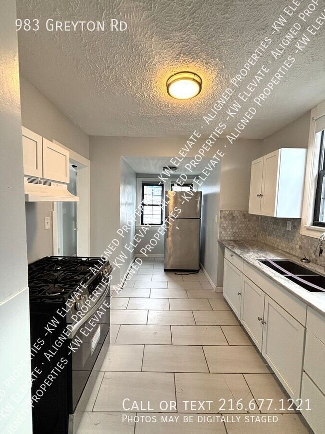 Building Photo - 983 Greyton Rd