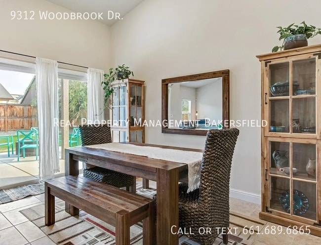 Building Photo - 9312 Woodbrook Dr