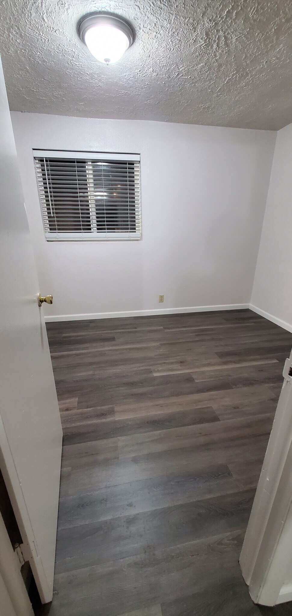 Bedroom - 913 N Greenwood St #D