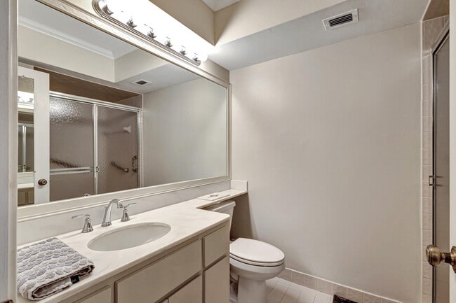 Building Photo - 618 Brackenwood Cove