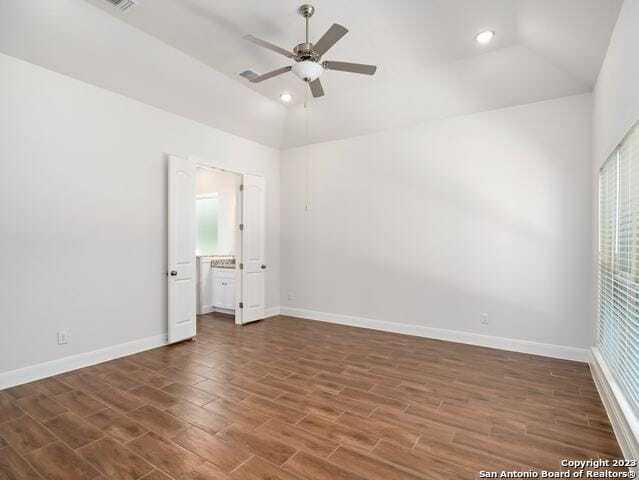 Building Photo - 530 Carriage House