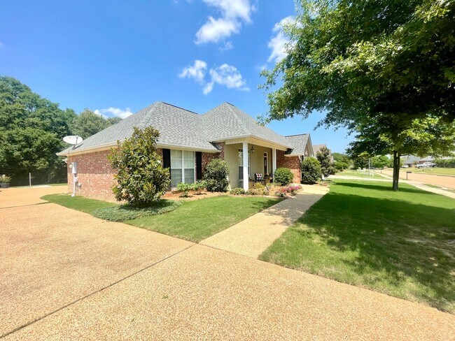 Building Photo - 117 Kenzie Dr