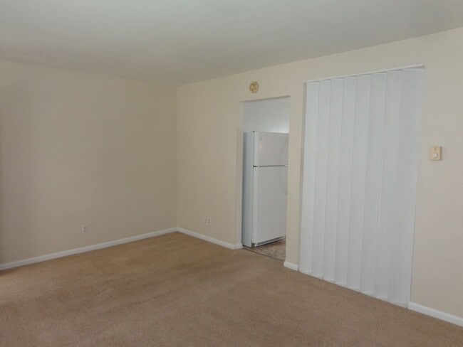 Building Photo - 4638 Coronet Ave