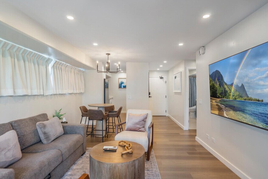 Building Photo - 2464 Prince Edward St