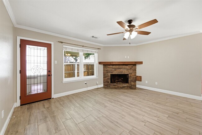 Building Photo - 13506 Spring Ct