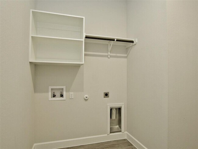 Building Photo - 612 Jefferson Dr