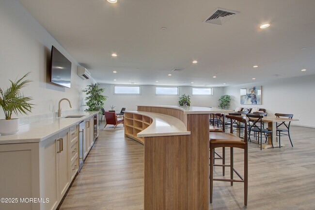 Building Photo - 258 Morris Ave